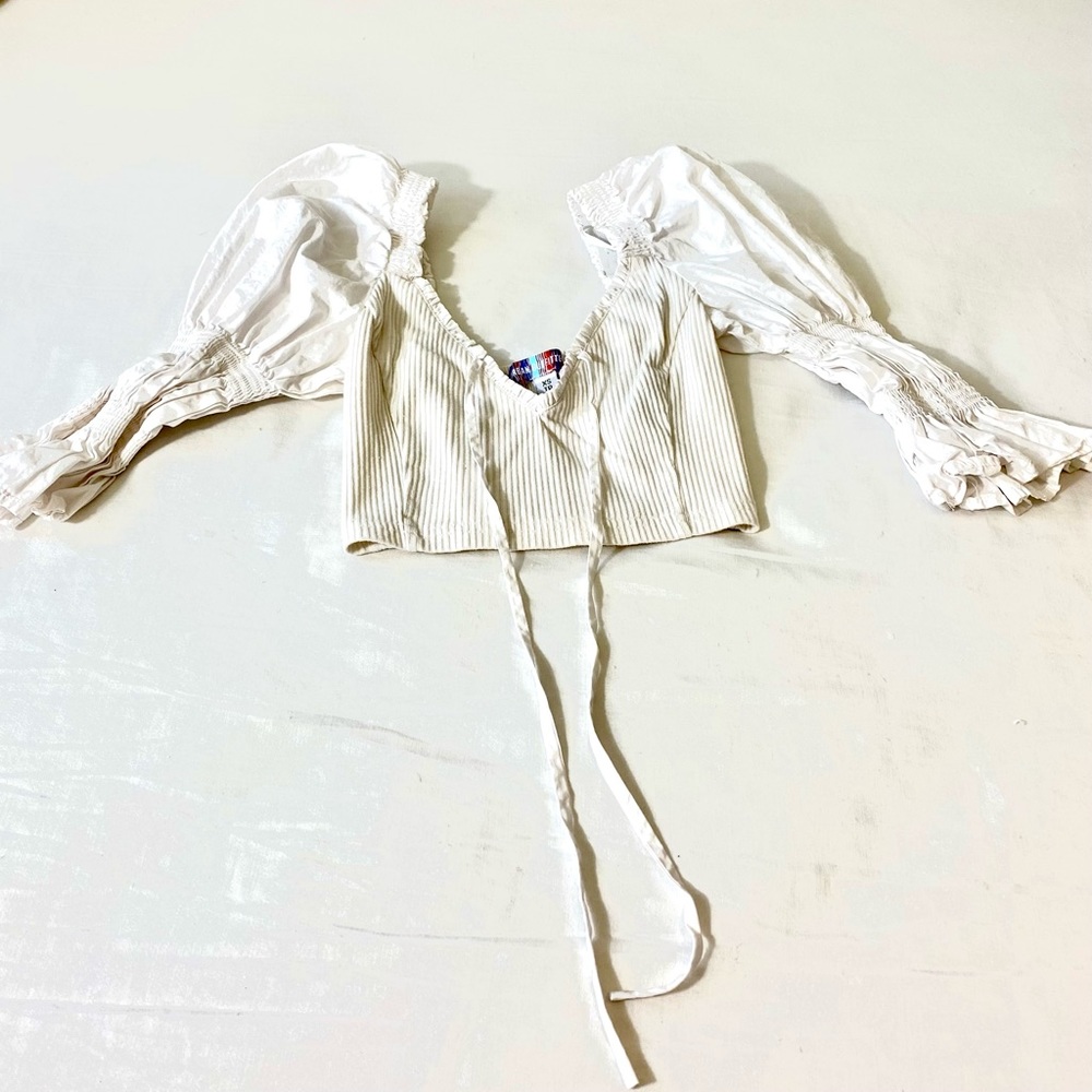 Urban Outfitters white crop top puff sleeves V neck shirred back XS renaissance